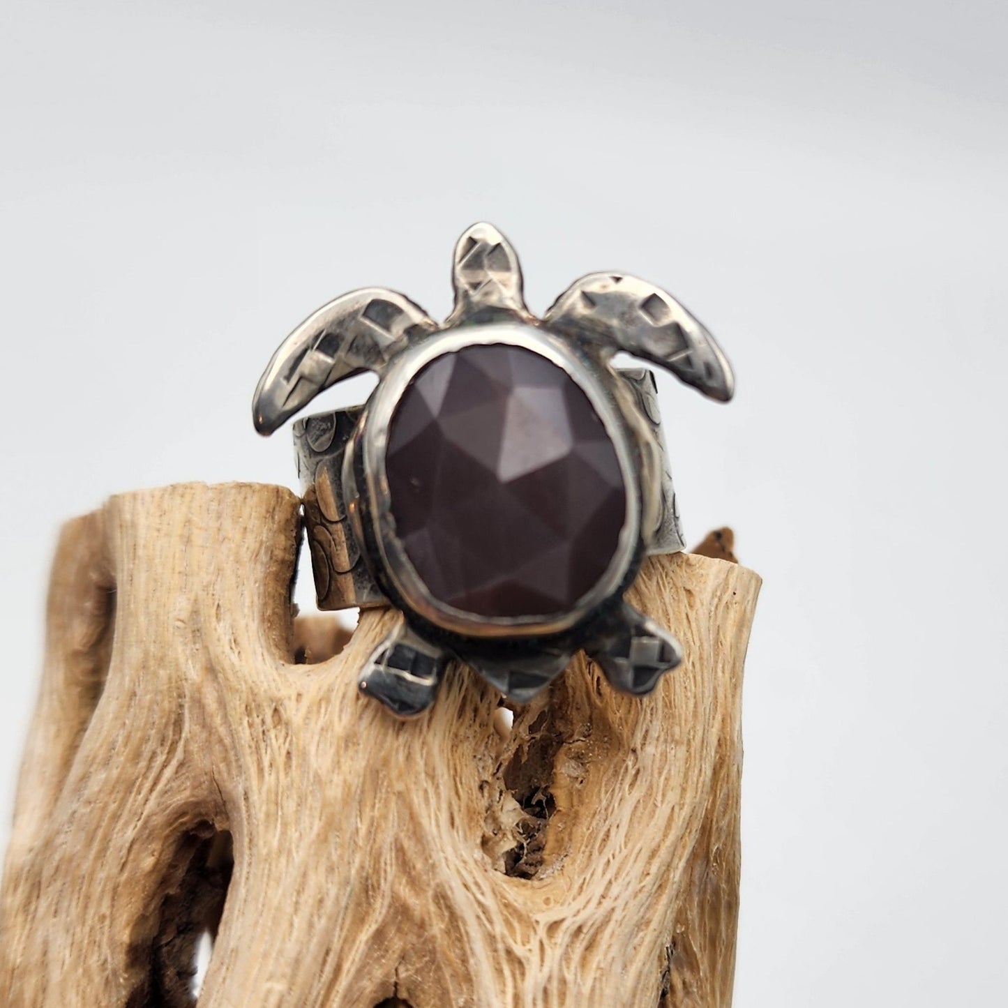 Turtle adjustable ring