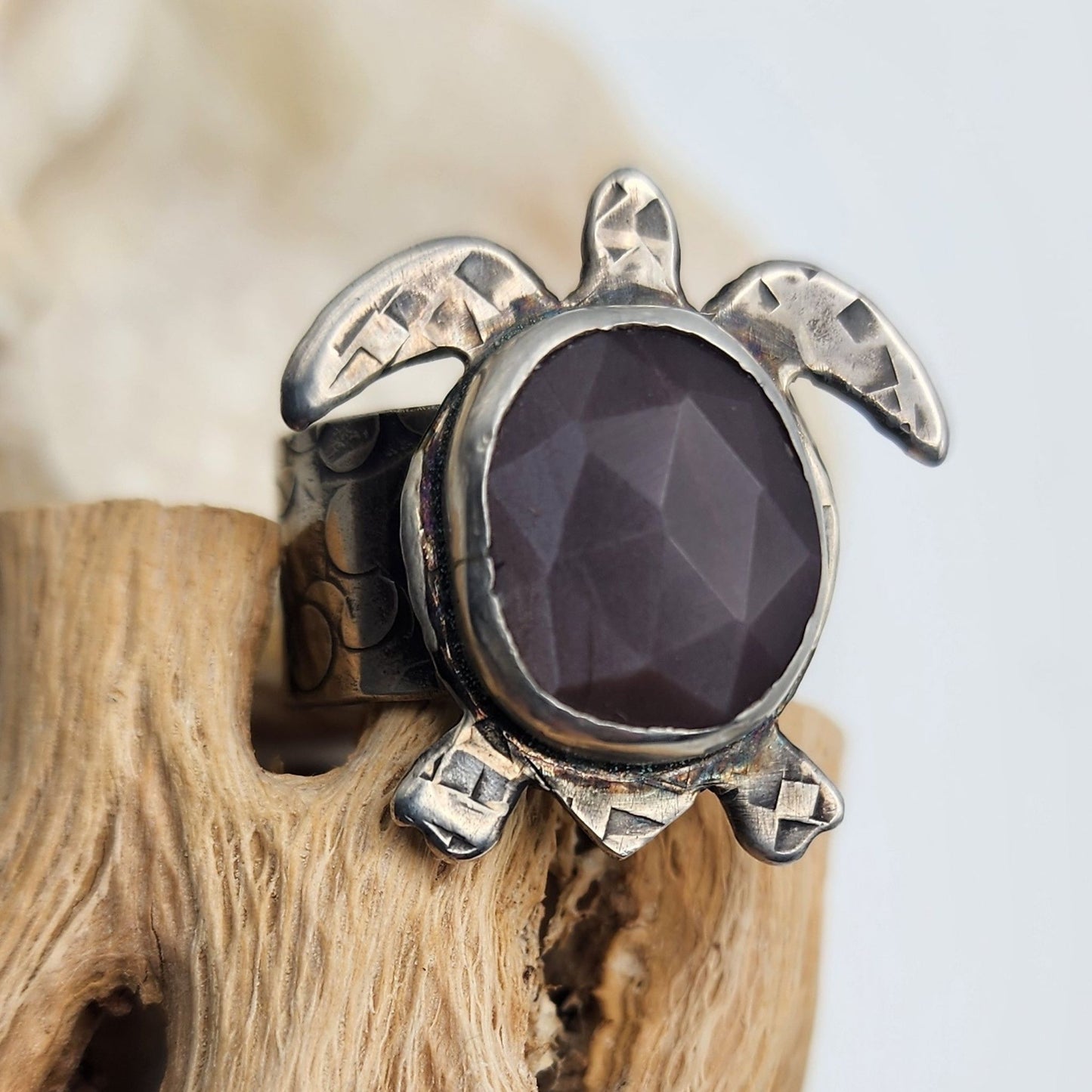 Turtle adjustable ring