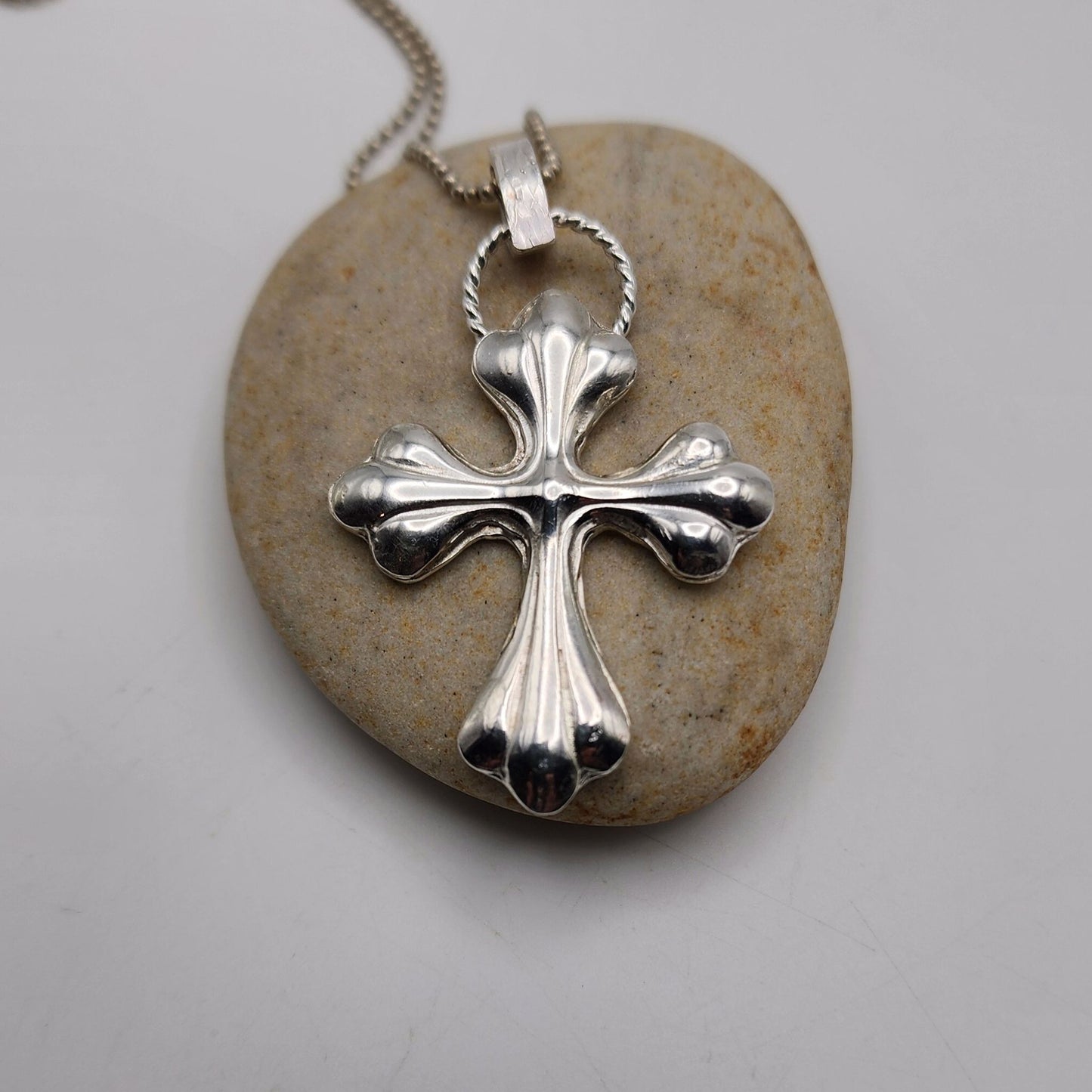 Flourette Cross