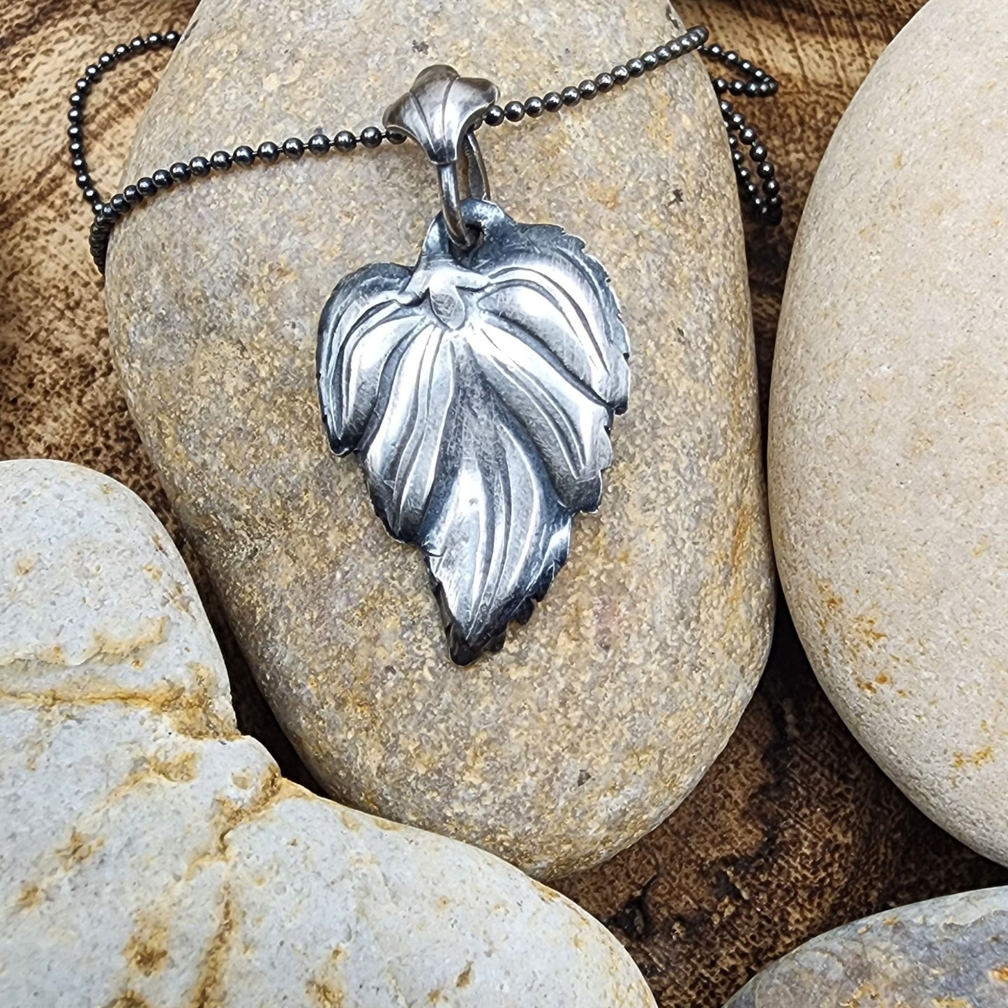 Simple Leaf Pendant