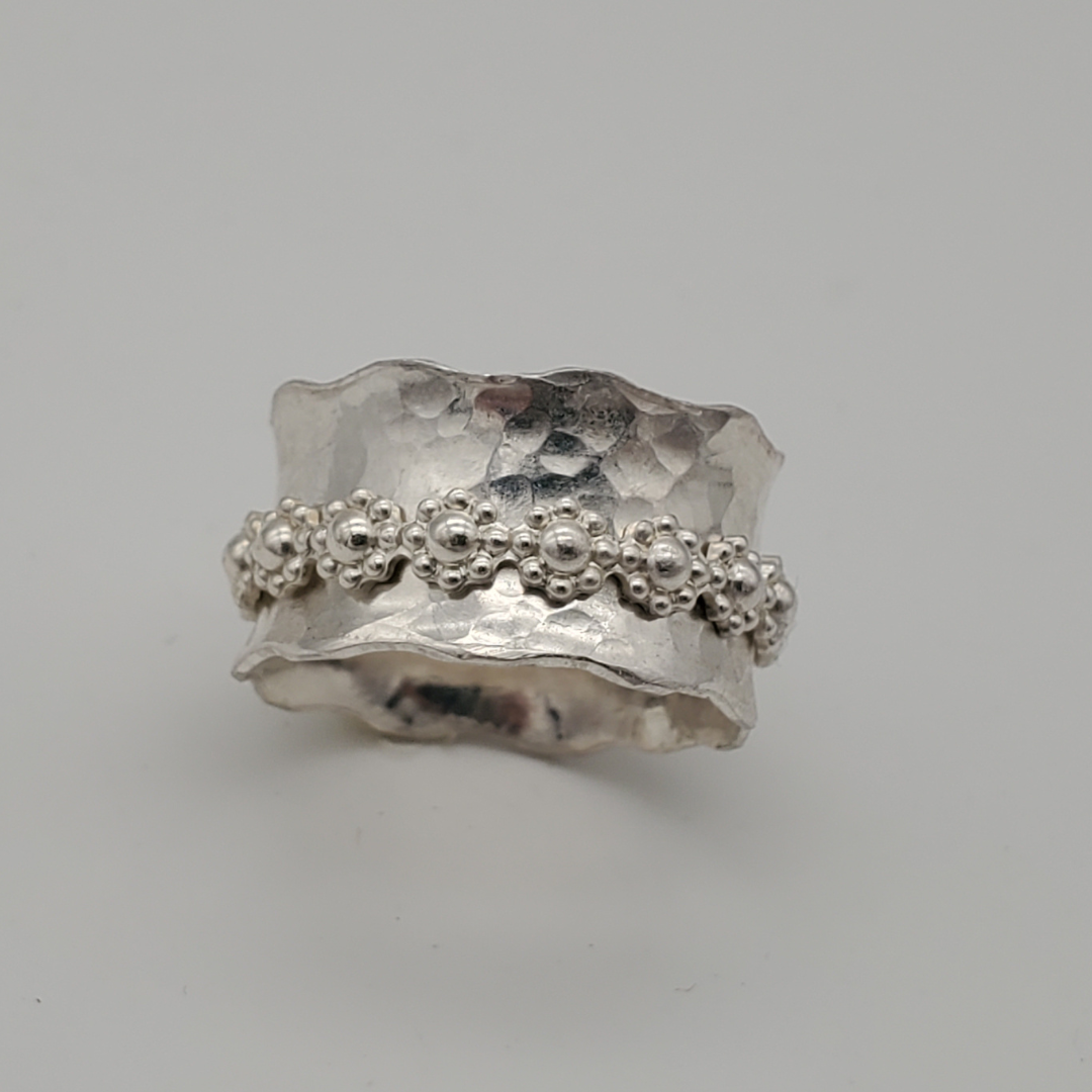 Spinner-Ring Floral