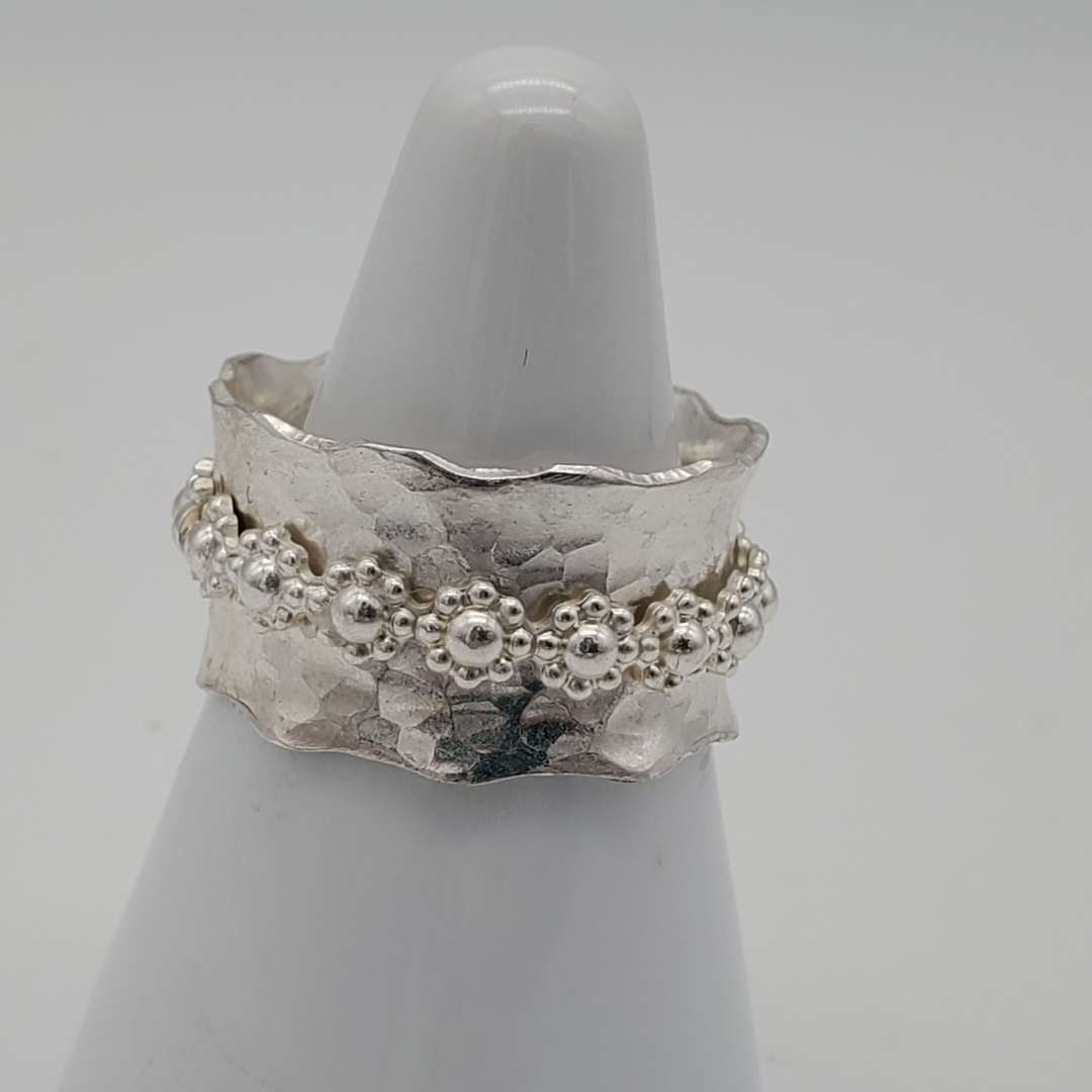 Spinner-Ring Floral