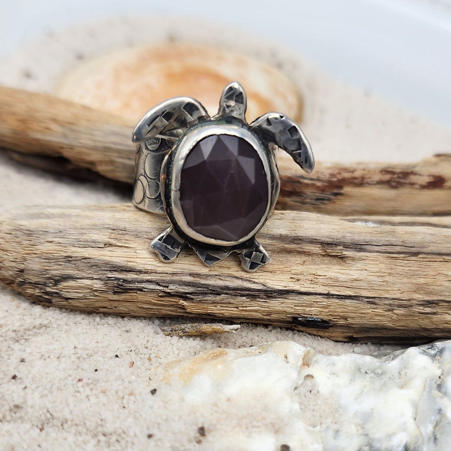 Turtle adjustable ring